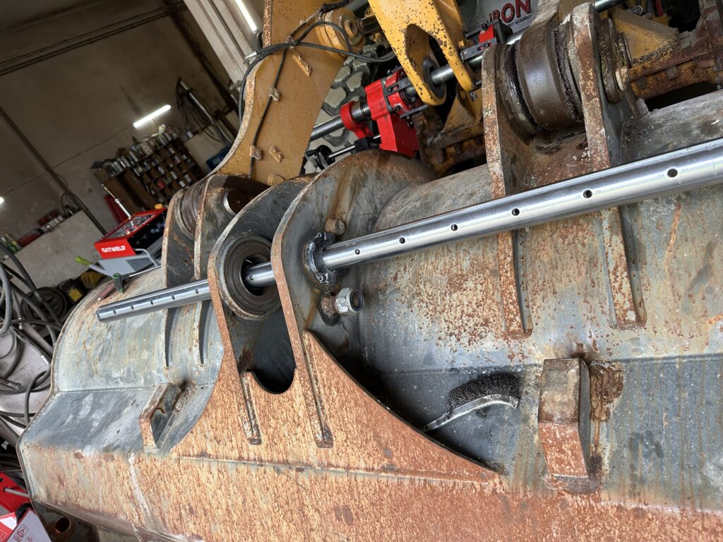 Jedna wytaczarka gatweld już pracuje a w drugiej osi wrzeciono się centruje